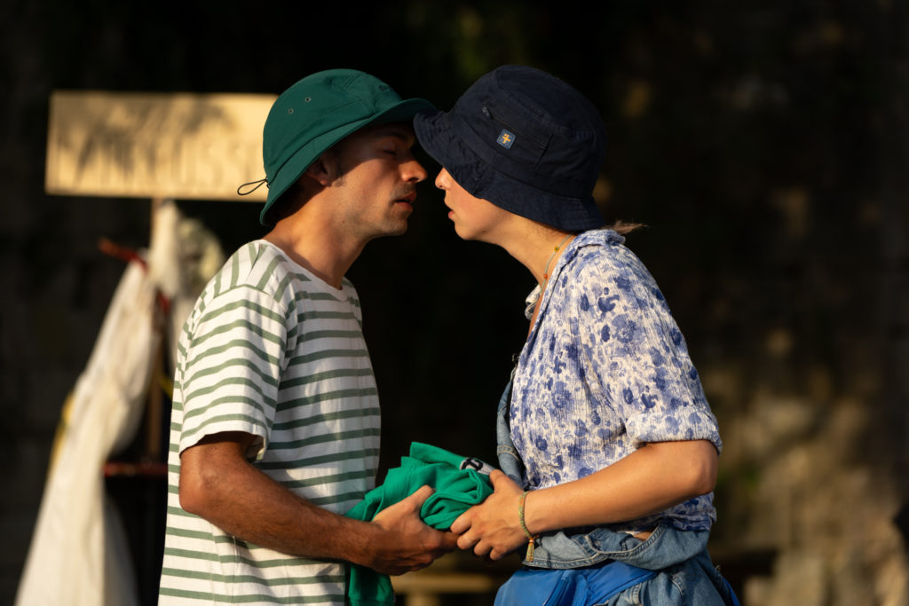 Sydney Gybely & Jeanne Guittet Au jardin de la tour de Saint-Sauvant Mardi 12 août