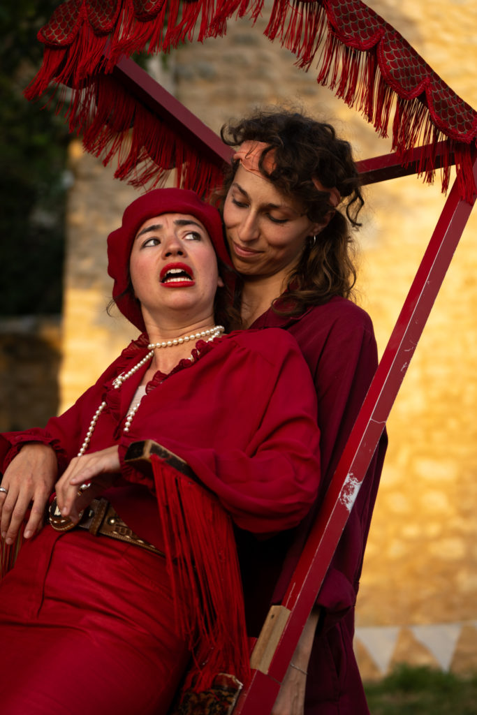 Angèle Arnaud & Ève Hivernat Au jardin de la tour de Saint-Sauvant Mardi 12 août