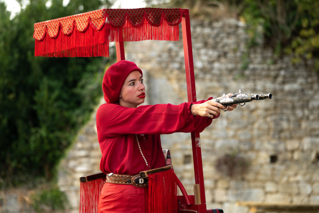 Angèle Arnaud Au jardin de la tour de Saint-Sauvant Mardi 12 août