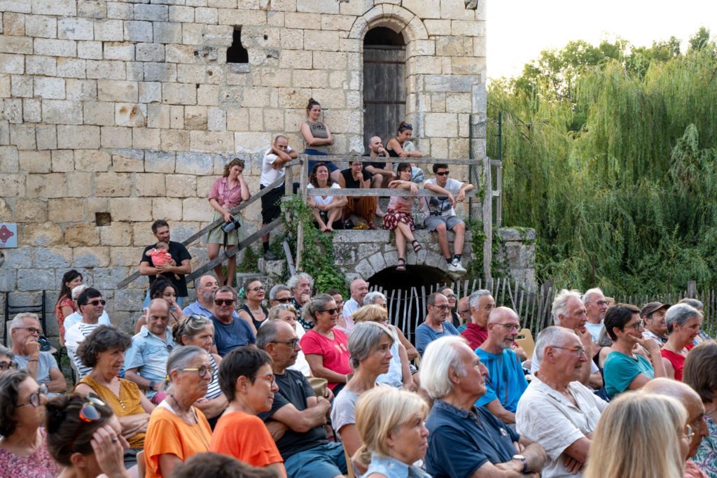 Au jardin de la tour de Saint-Sauvant Mardi 12 août
